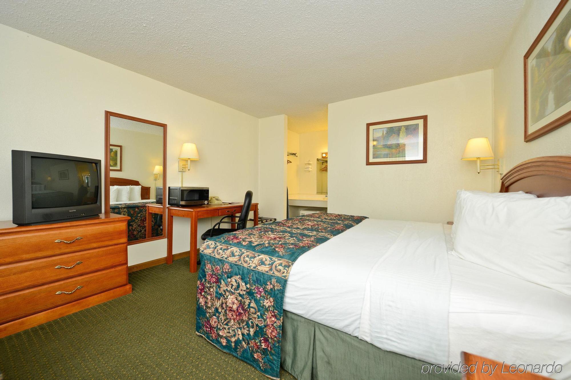 Americas Best Value Inn Miami Room photo